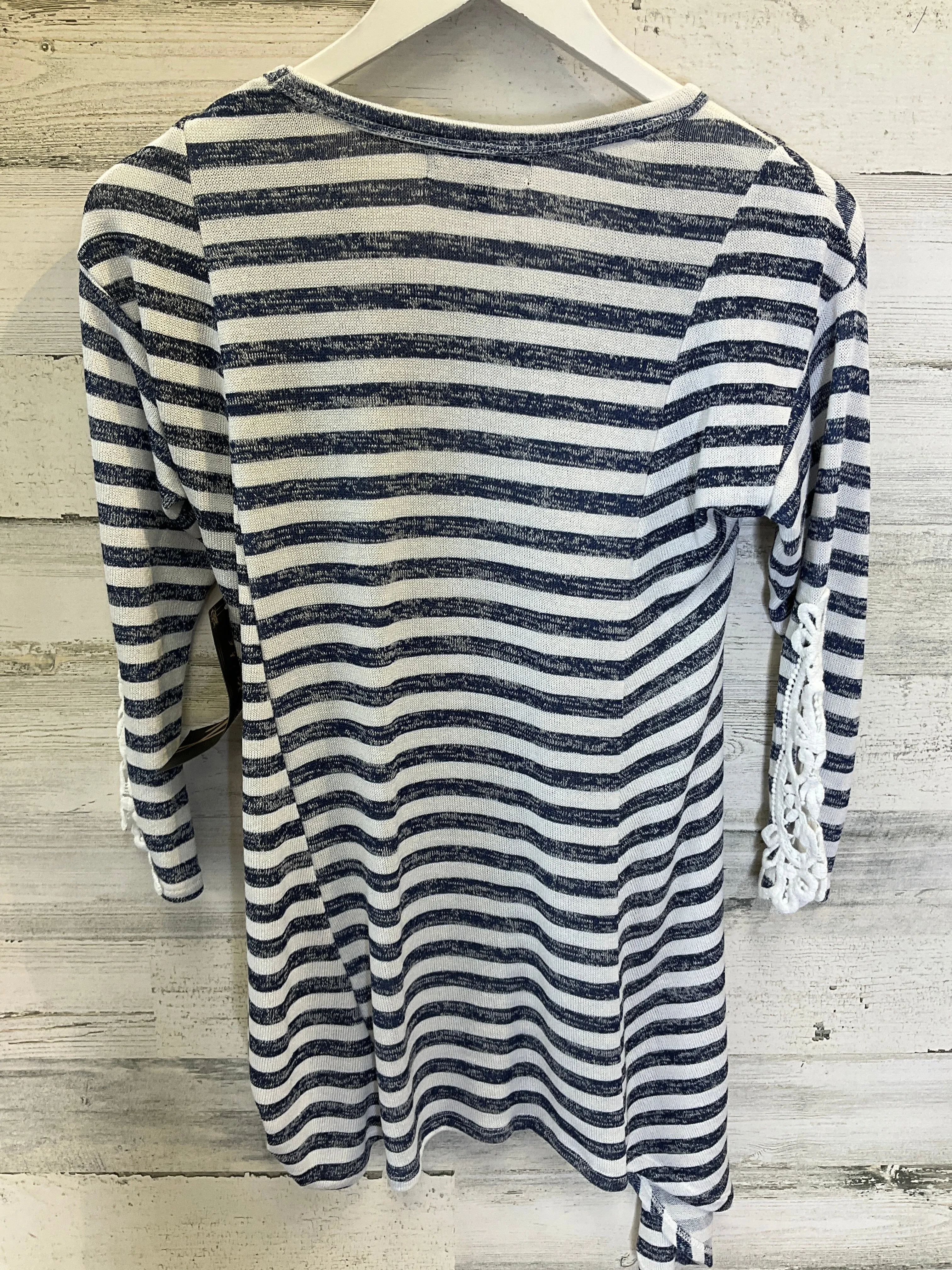 Blue & White Top 3/4 Sleeve Absolutely Famous, Size M